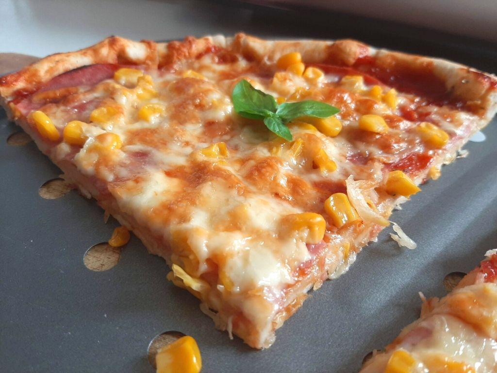 sonkás kukoricás pizza recept